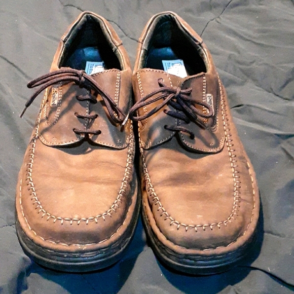 Shoes - Picture 1 of 5